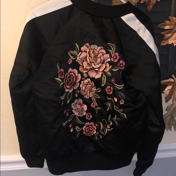 Black embroidered jacket - Picture 2 of 2